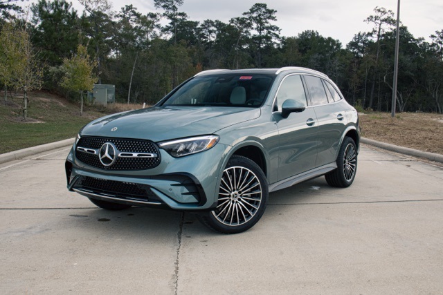 2026 Mercedes-Benz GLC Base's photo