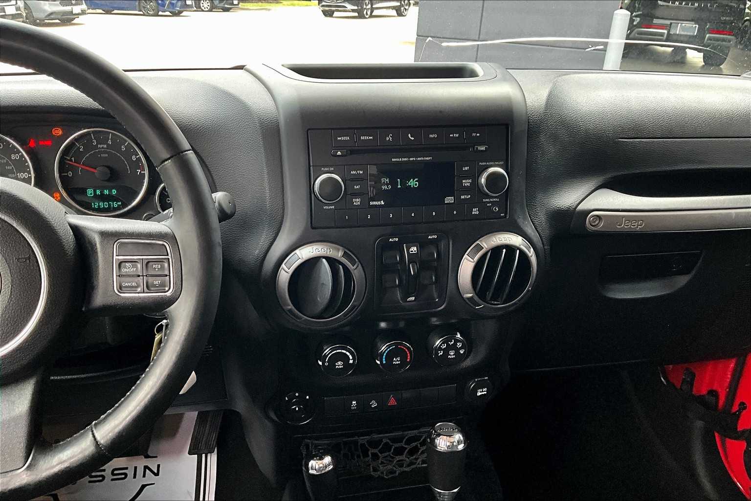 2015 Jeep Wrangler Unlimited Sport photo 6