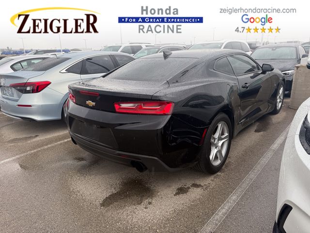 2017 Chevrolet Camaro 1LT photo 3