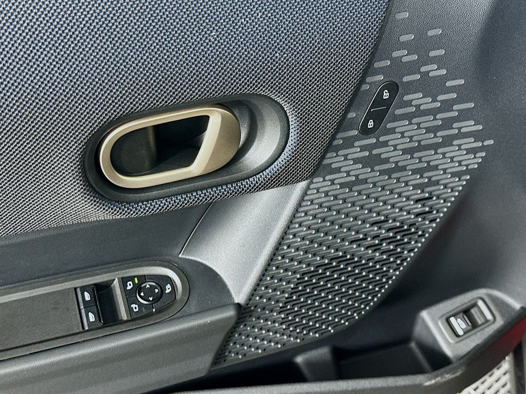 2025 Mini Cooper 2 Door Hardtop Iconic photo 17