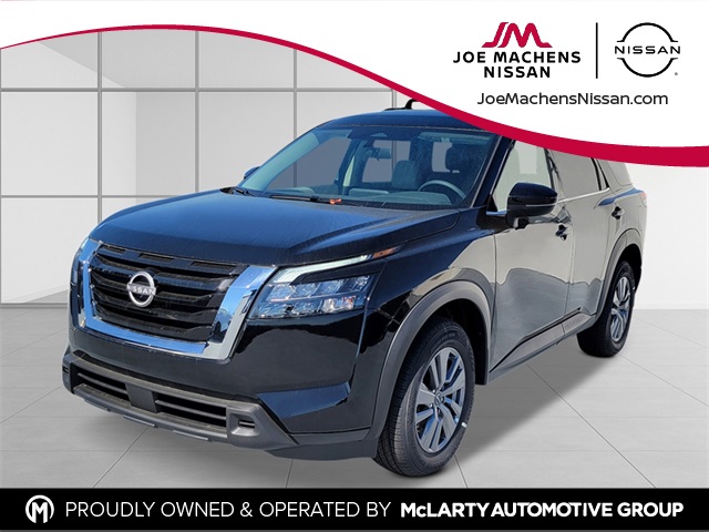 2025 Nissan Pathfinder SV's photo