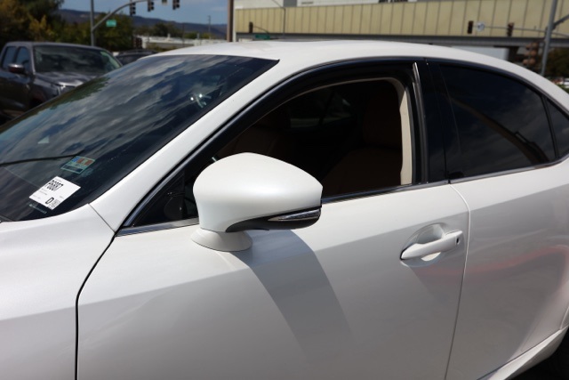 2020 Lexus IS 300 photo 11