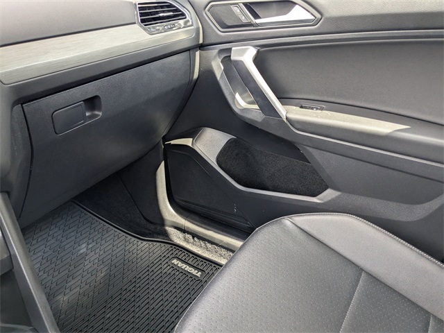 2021 Volkswagen Tiguan SE photo 17