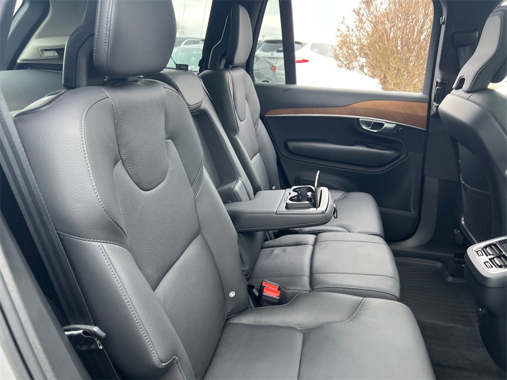 2023 VOLVO XC90 - Image 32