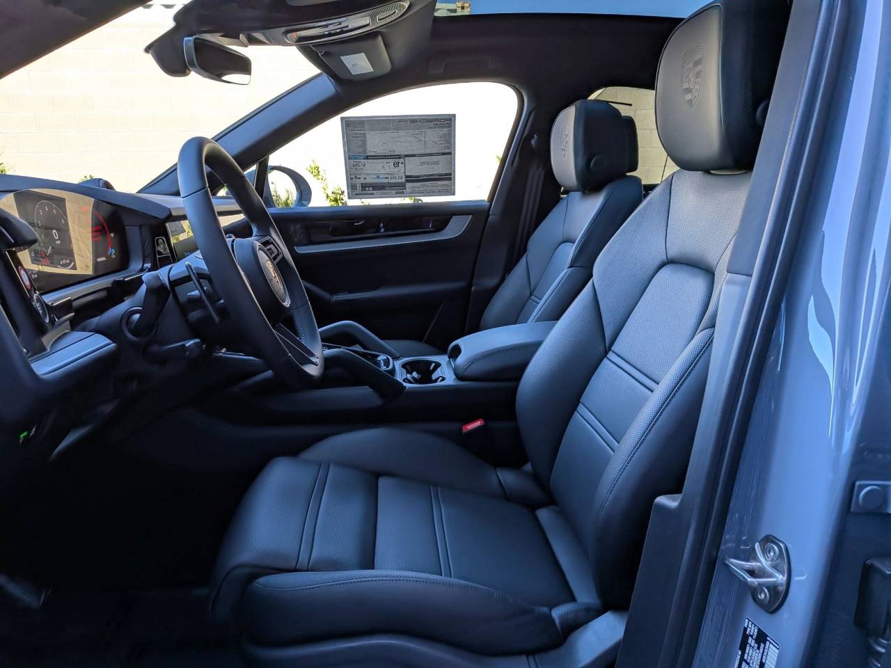 2025 Porsche Cayenne Coupe Base photo 5