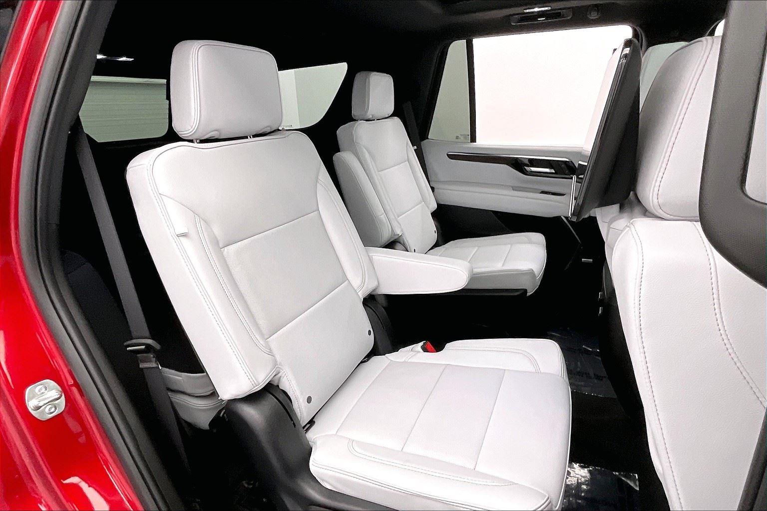 2025 Chevrolet Tahoe Premier photo 14