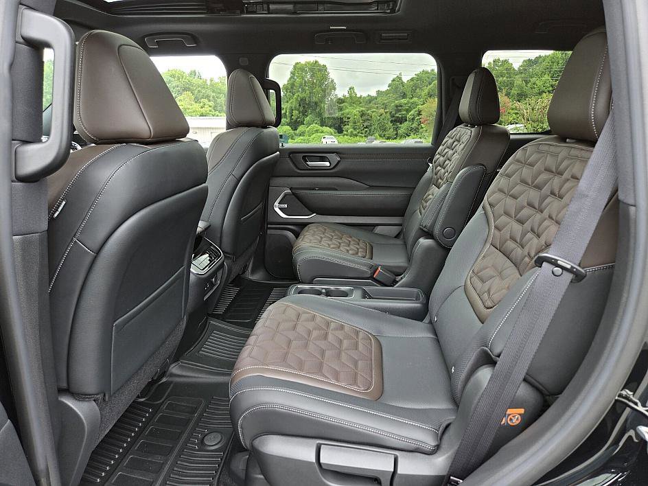 2025 Nissan Armada Platinum Reserve photo 9