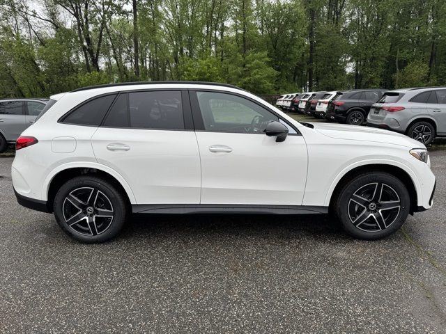 2025 Mercedes Benz GLC 300 4MATIC photo 2