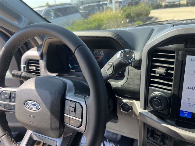2025 Ford F-150 XLT photo 18