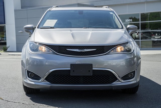 2018 Chrysler Pacifica Touring Plus photo 3