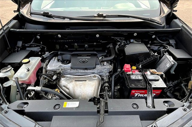 2016 Toyota RAV4 SE photo 7