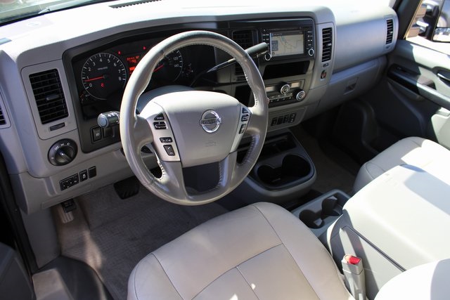 2016 Nissan NV3500 photo 2