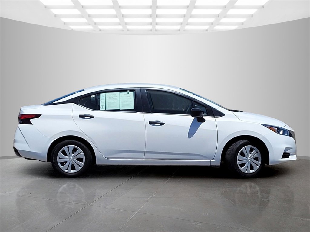 2021 Nissan Versa S photo 3