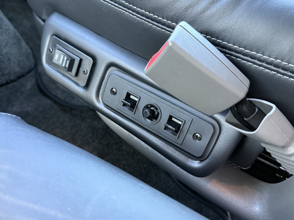 2025 Gmc Savana photo 19