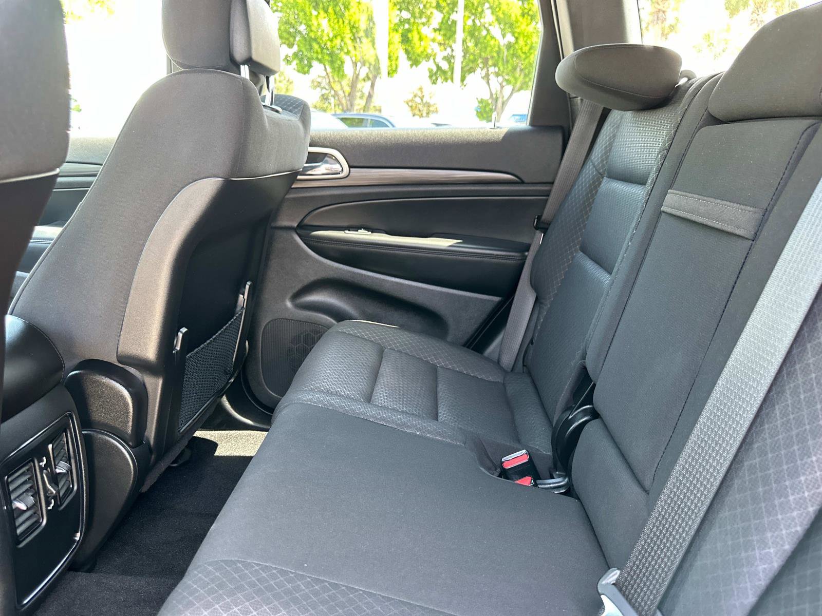 2021 Jeep Grand Cherokee Laredo E photo 11
