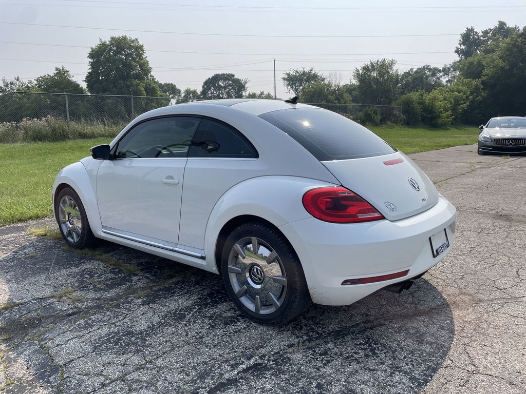 2014 Volkswagen Beetle TDI photo 3