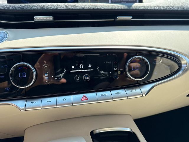 2023 Genesis GV70 2.5T photo 23