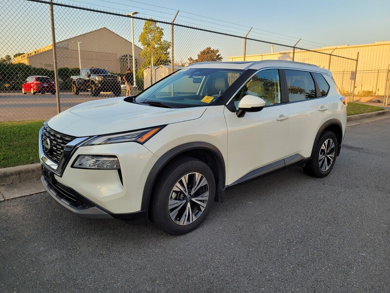 2023 Nissan Rogue SV photo 2