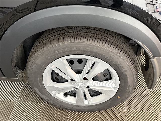 2025 Nissan Kicks Play S photo 3