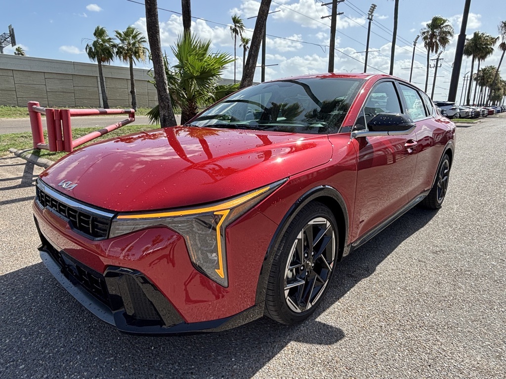 2025 Kia K4 GT-Line photo 3