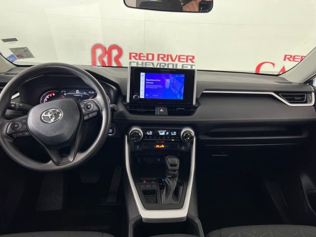 2024 Toyota RAV4 XLE photo 10