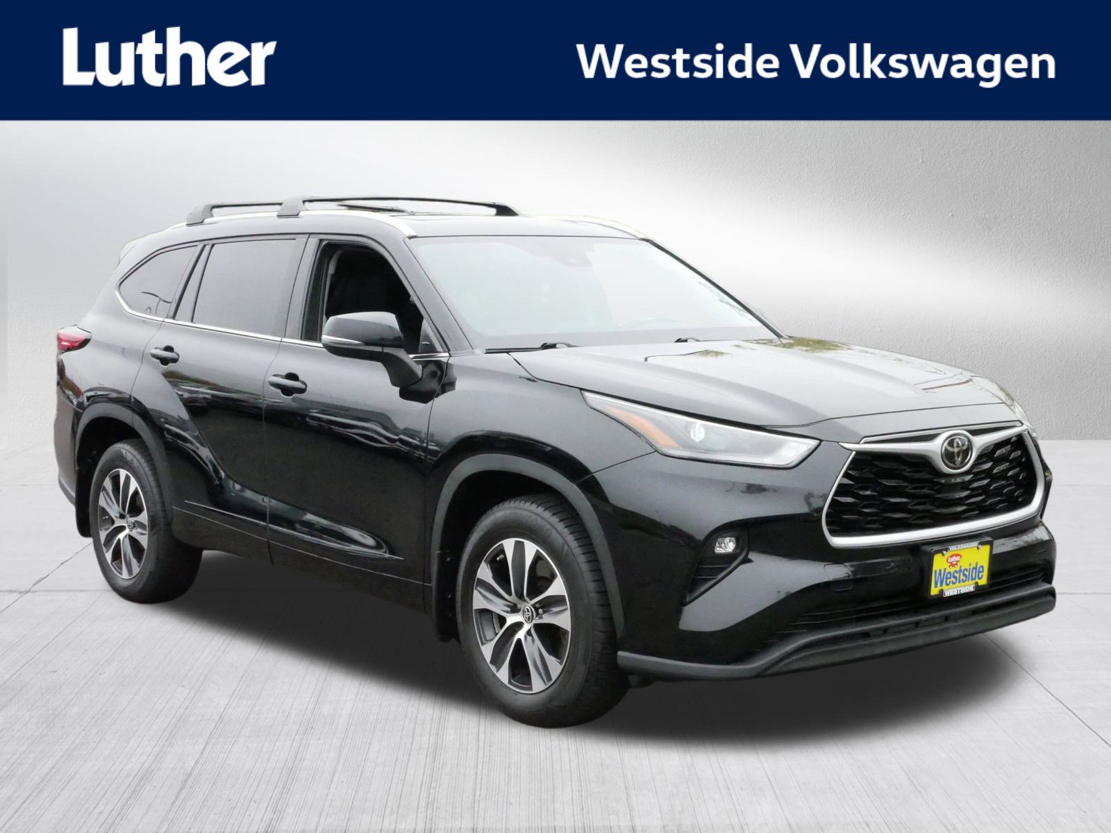 2021 Toyota Highlander XLE's photo