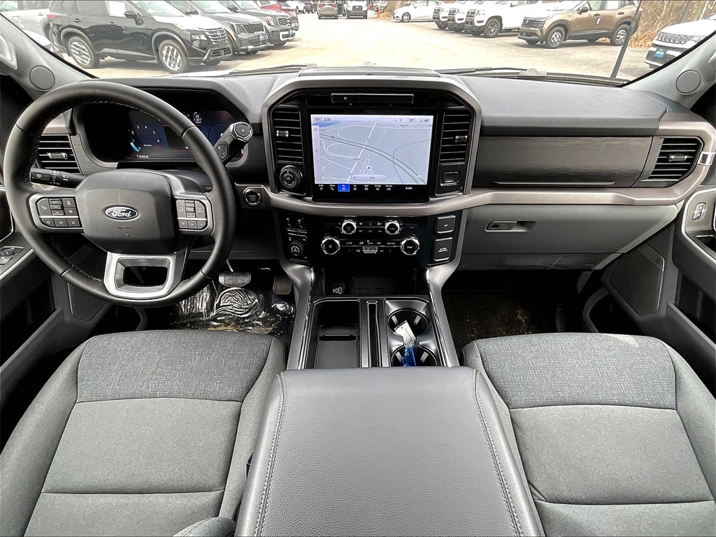 2025 Ford F-150 XLT photo 11