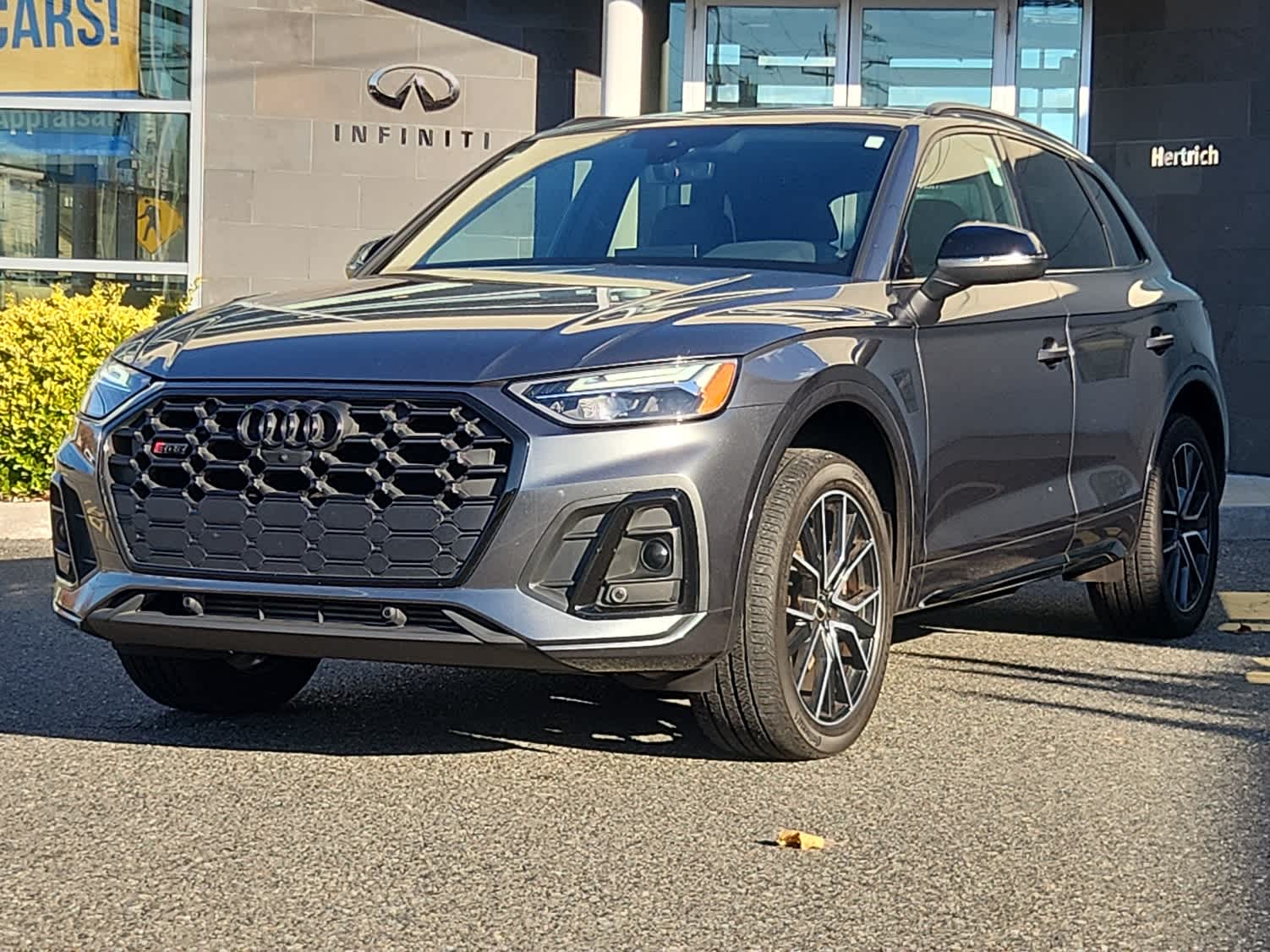 2023 Audi SQ5 Premium Plus's photo