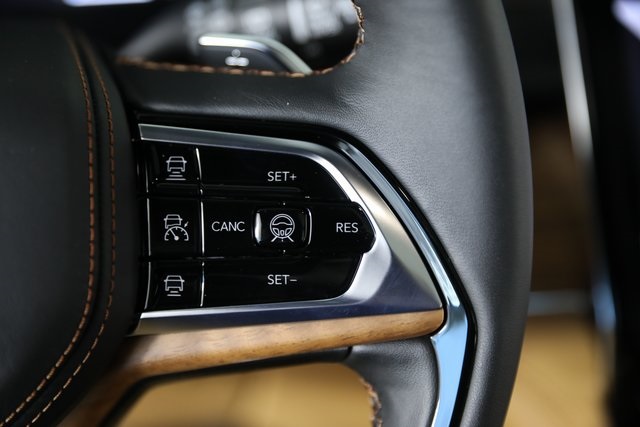 2025 Jeep Grand Cherokee Summit Reserve photo 5
