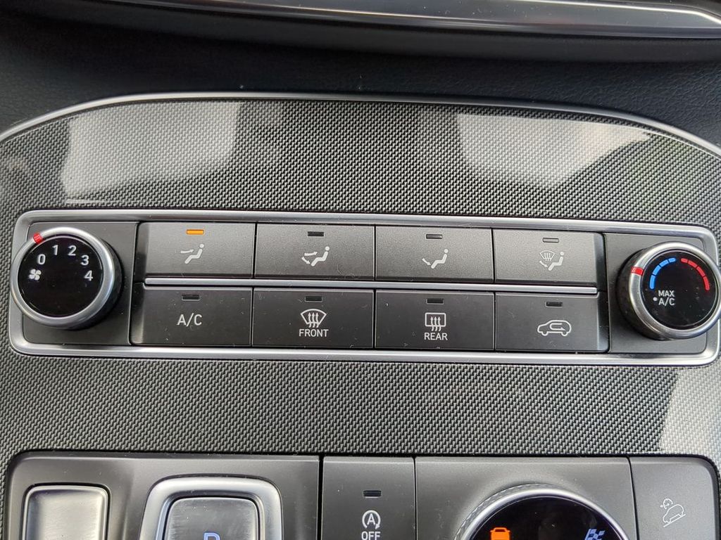 2022 Hyundai Santa Fe SEL photo 18