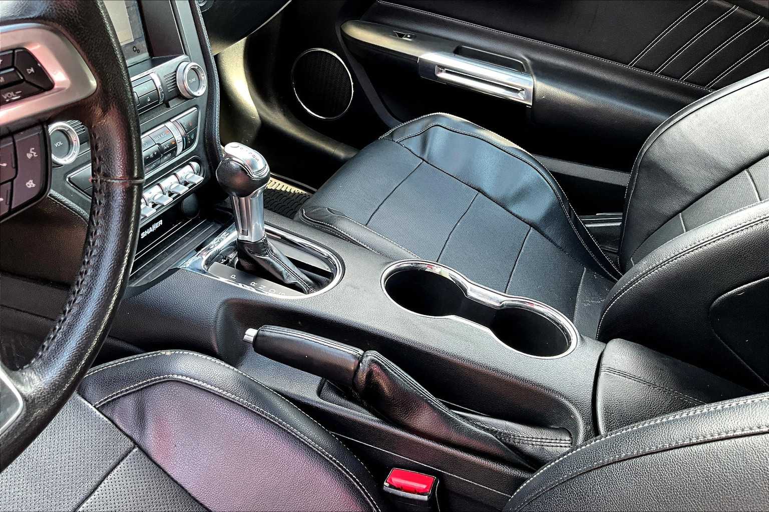 2016 Ford Mustang Convertible photo 12