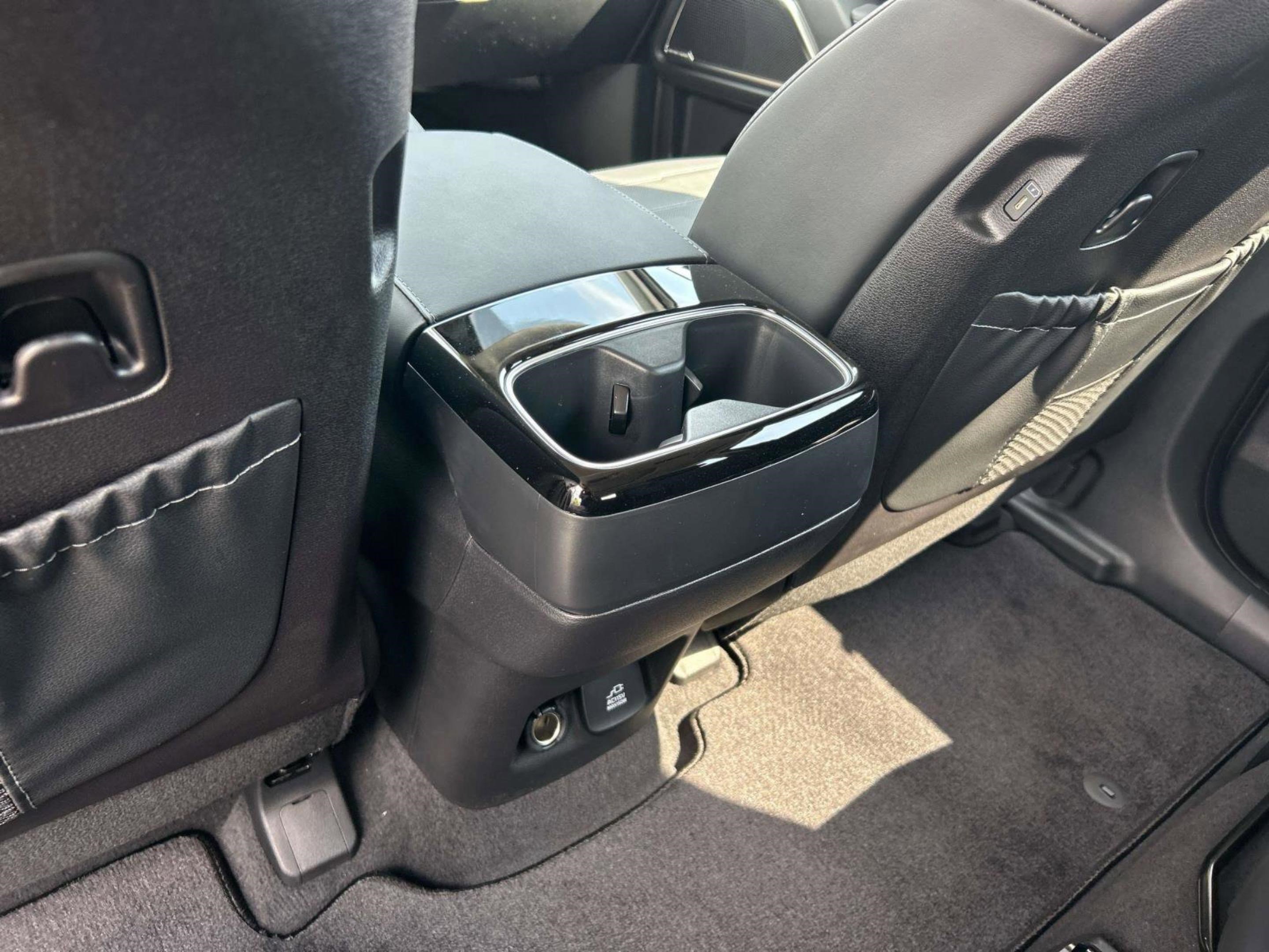 2025 Kia Telluride SX Prestige photo 16