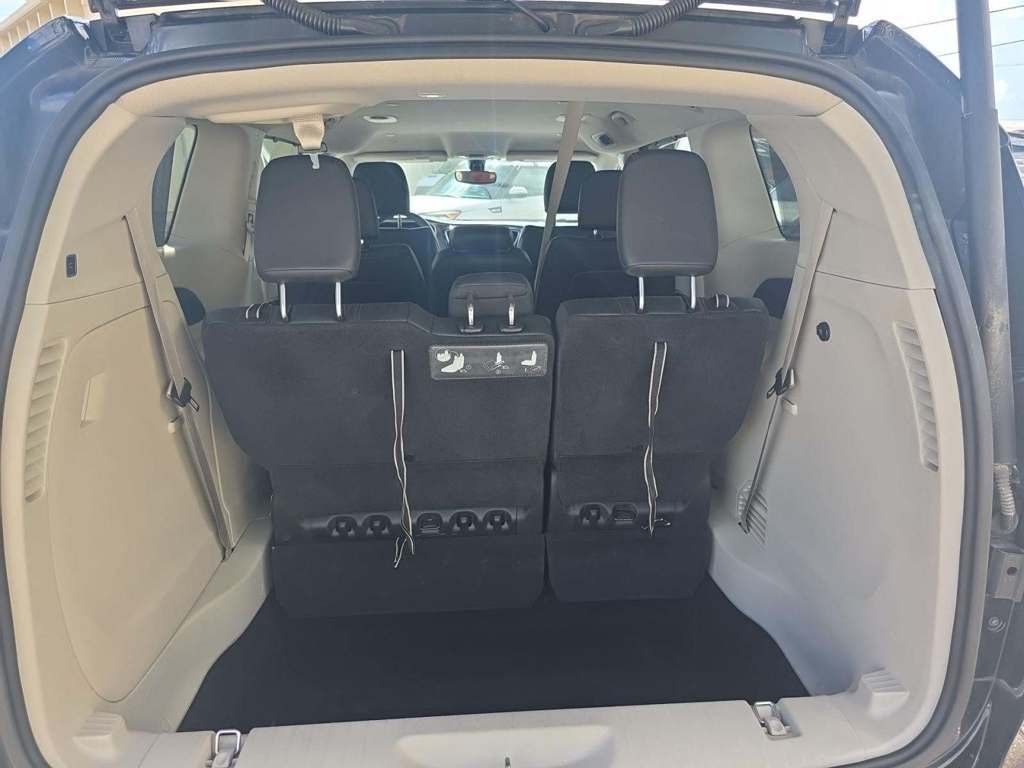 2018 Chrysler Pacifica Touring L photo 7