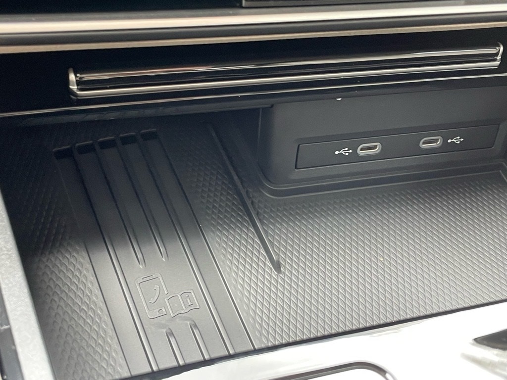 2026 Volkswagen Atlas SE photo 12