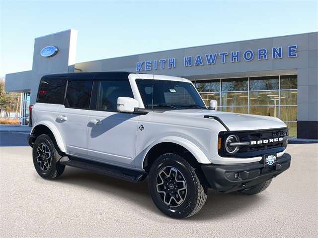 2025 Ford Bronco 4-Door Outer Banks's photo