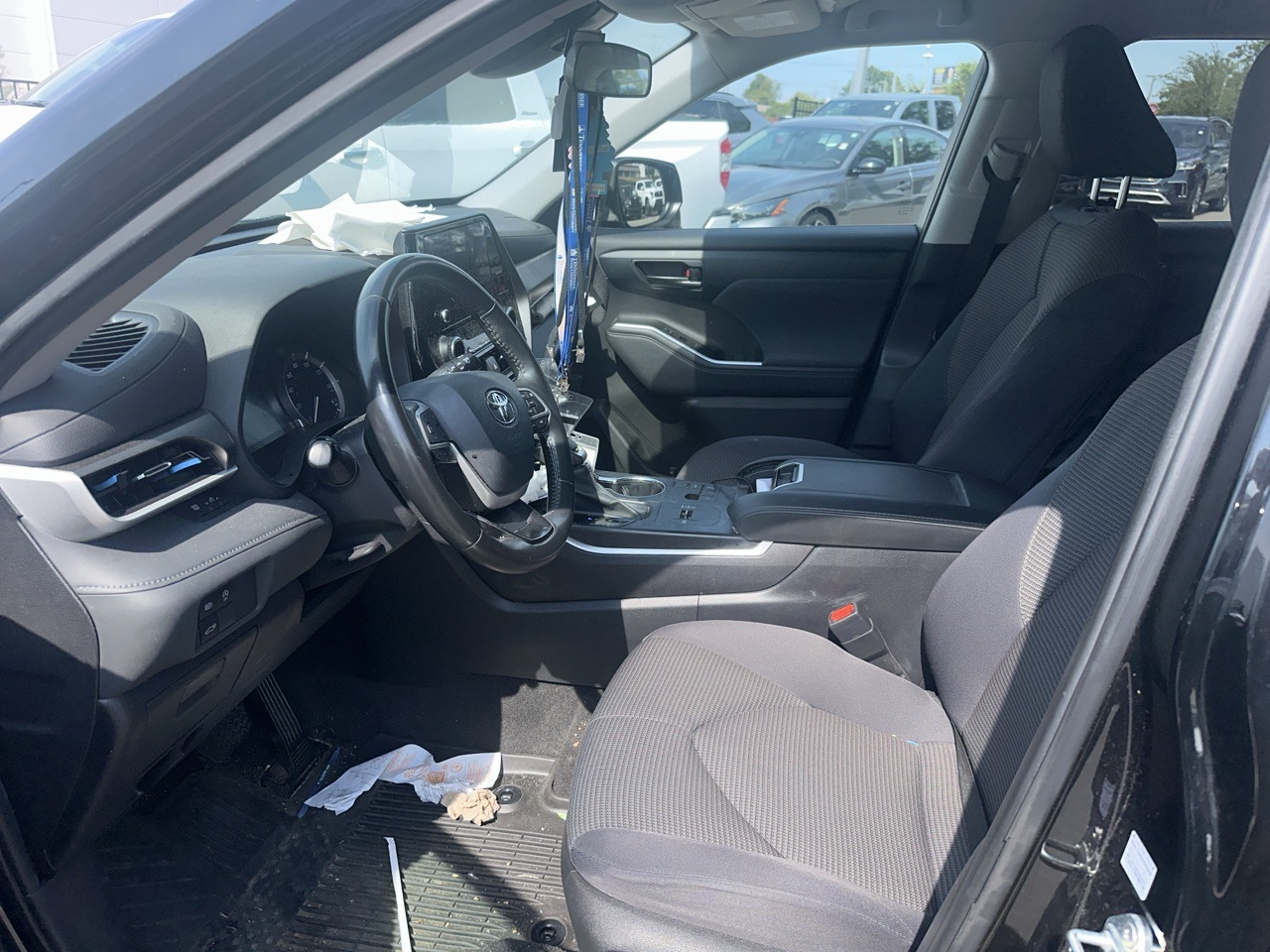 2023 Toyota Highlander L photo 6
