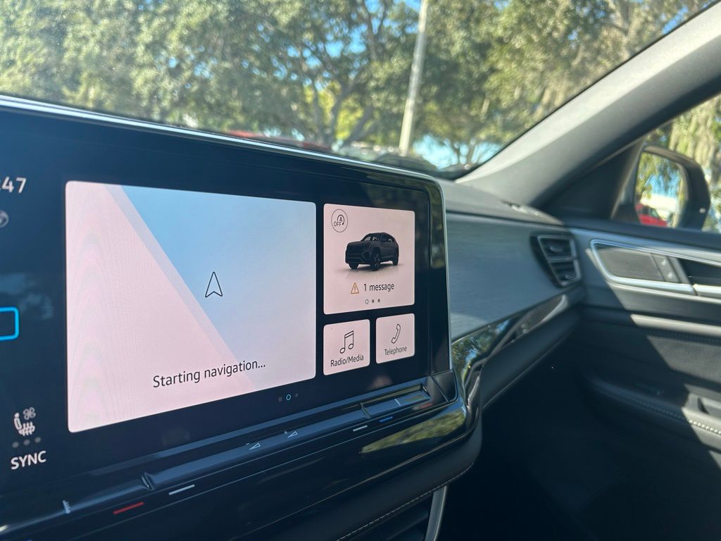 2026 Volkswagen Atlas Cross Sport SE Technology photo 4