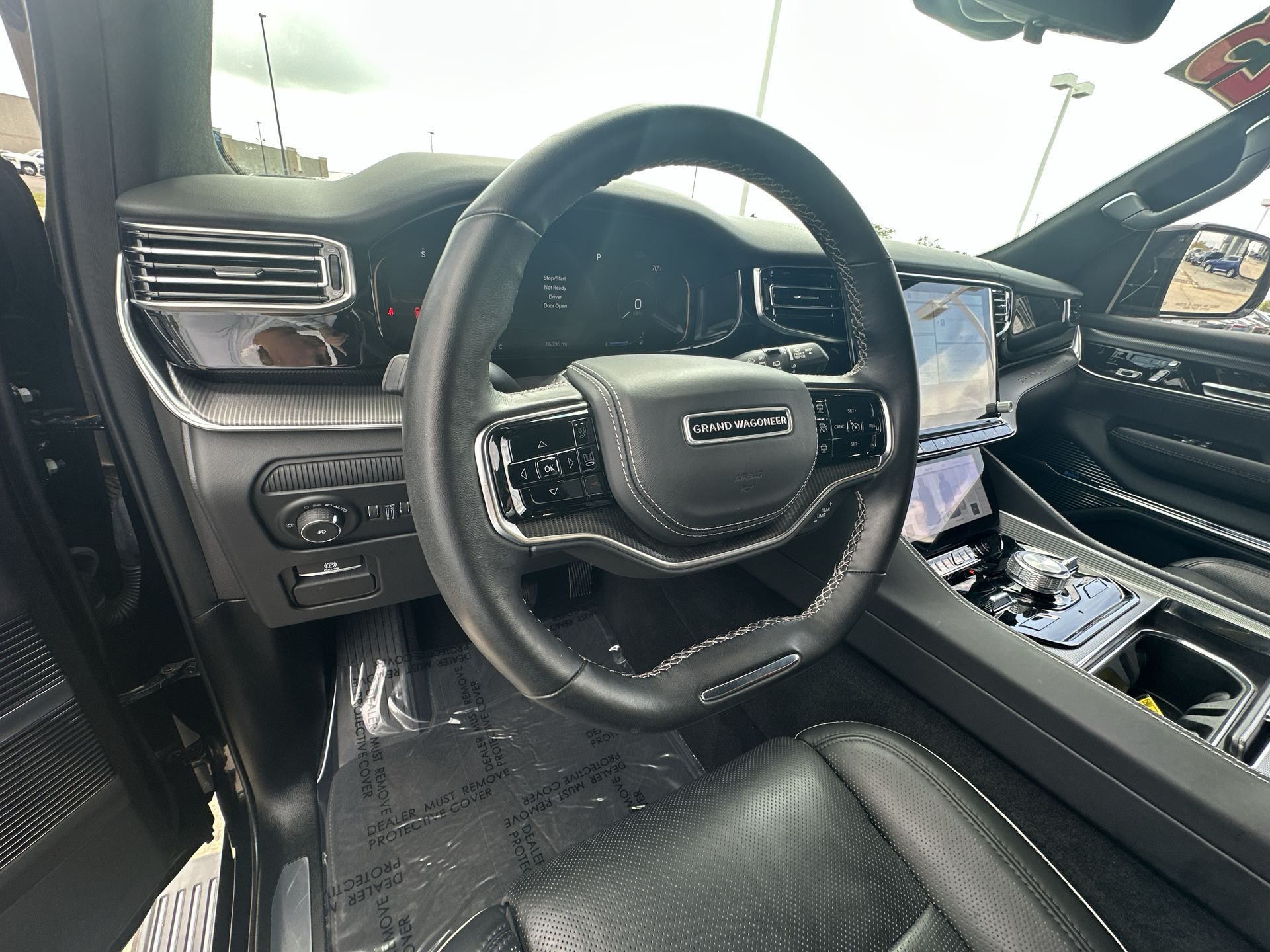 2023 Jeep Grand Wagoneer II photo 10