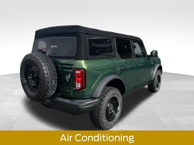 2022 Ford Bronco Black Diamond photo 4