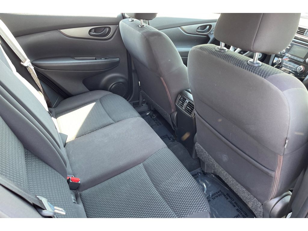 2017 Nissan Rogue Sport S photo 15