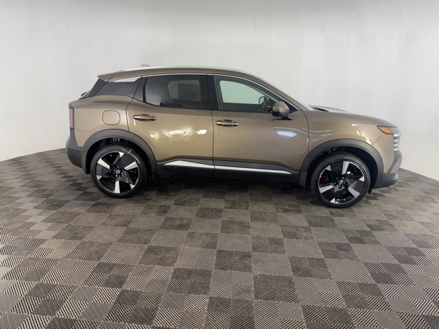 2025 Nissan Kicks SR photo 4