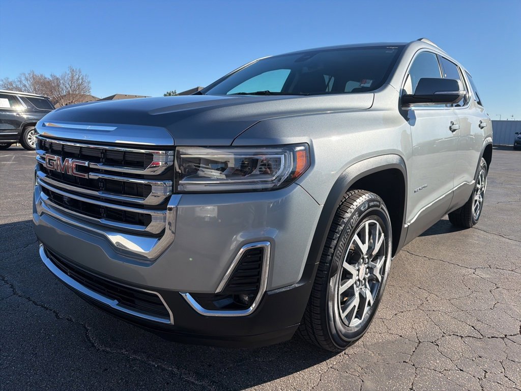 2023 GMC Acadia SLT's photo