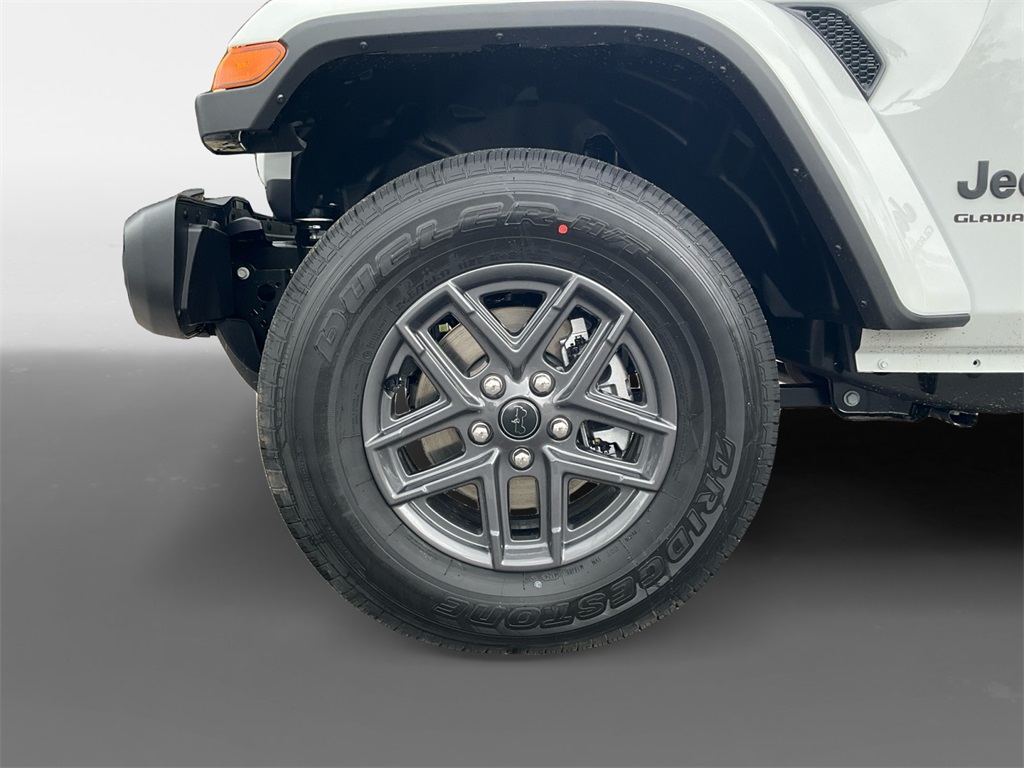2025 Jeep Gladiator Sport S photo 15