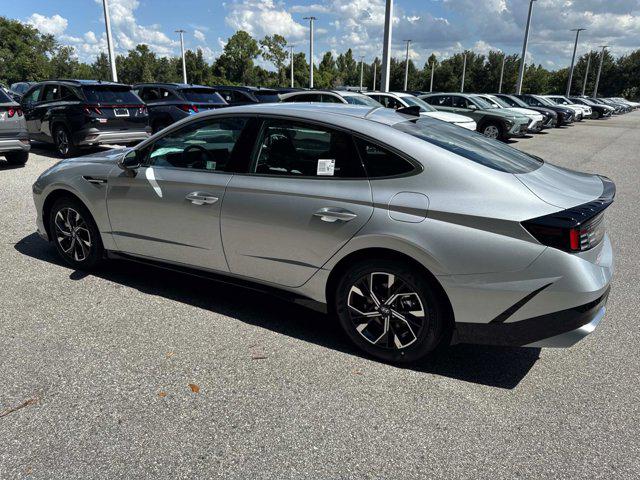 2025 Hyundai Sonata SEL photo 3