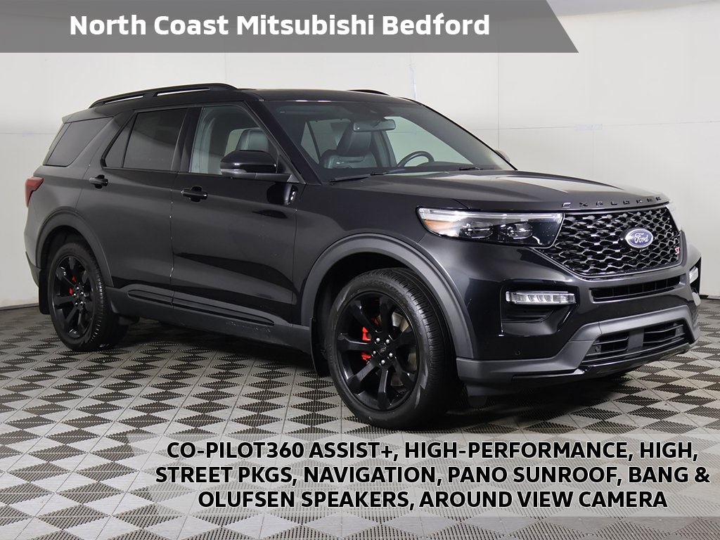 2022 Ford Explorer ST's photo