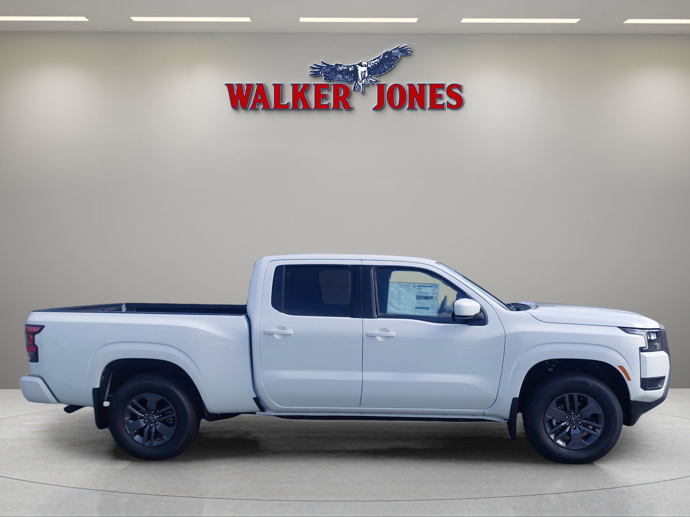 2026 Nissan Frontier Crew Cab SV photo 3