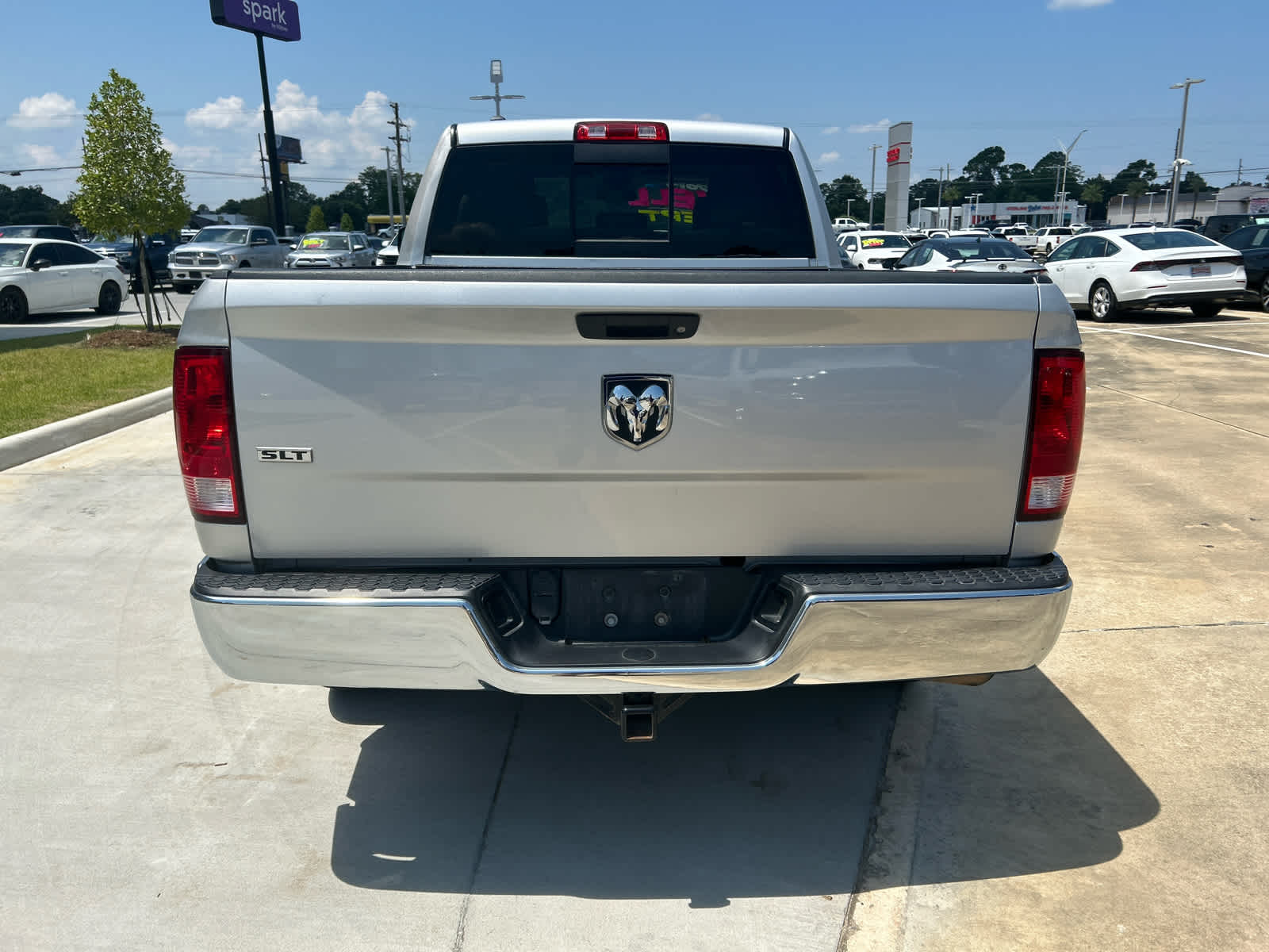 2017 Ram 1500 SLT photo 5