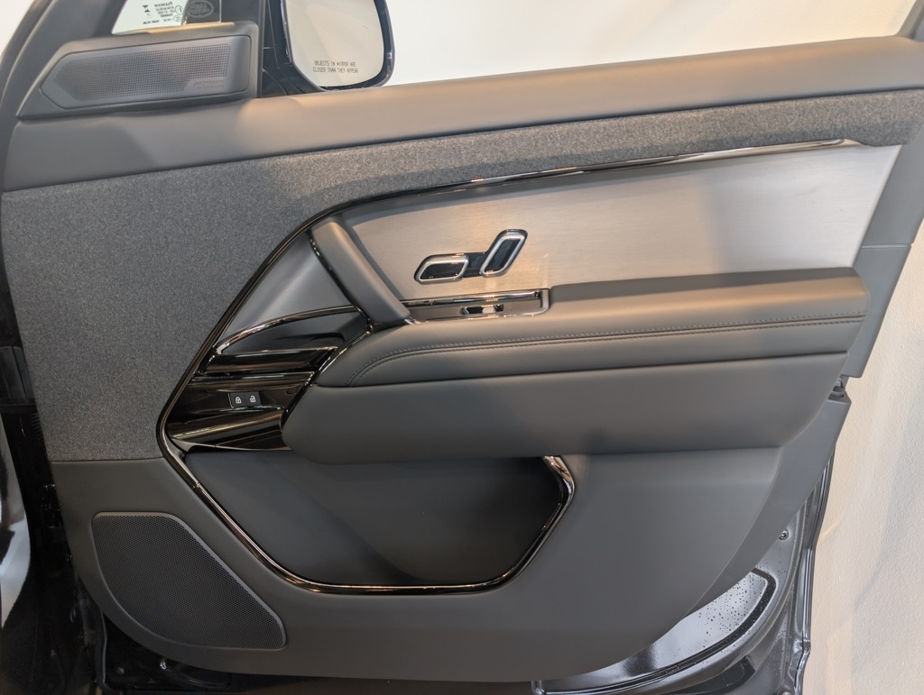 2025 Land Rover Range Rover Sport SE photo 24