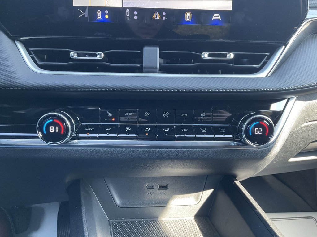 2025 Chevrolet Equinox LT photo 8