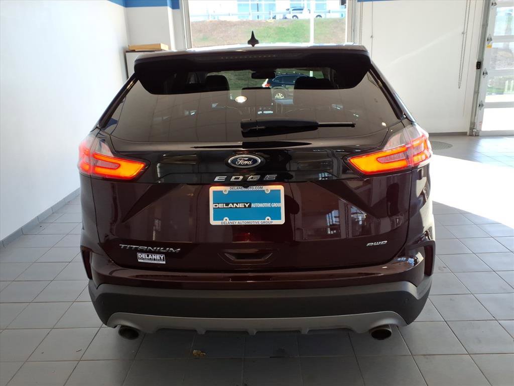 2022 Ford Edge Titanium photo 4